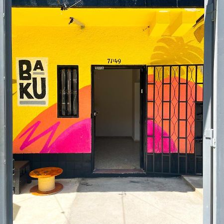 Baku Laureles Hostel Медельин Экстерьер фото